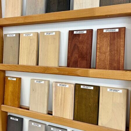 Showroom Ausstellung - Holzfarbmuster